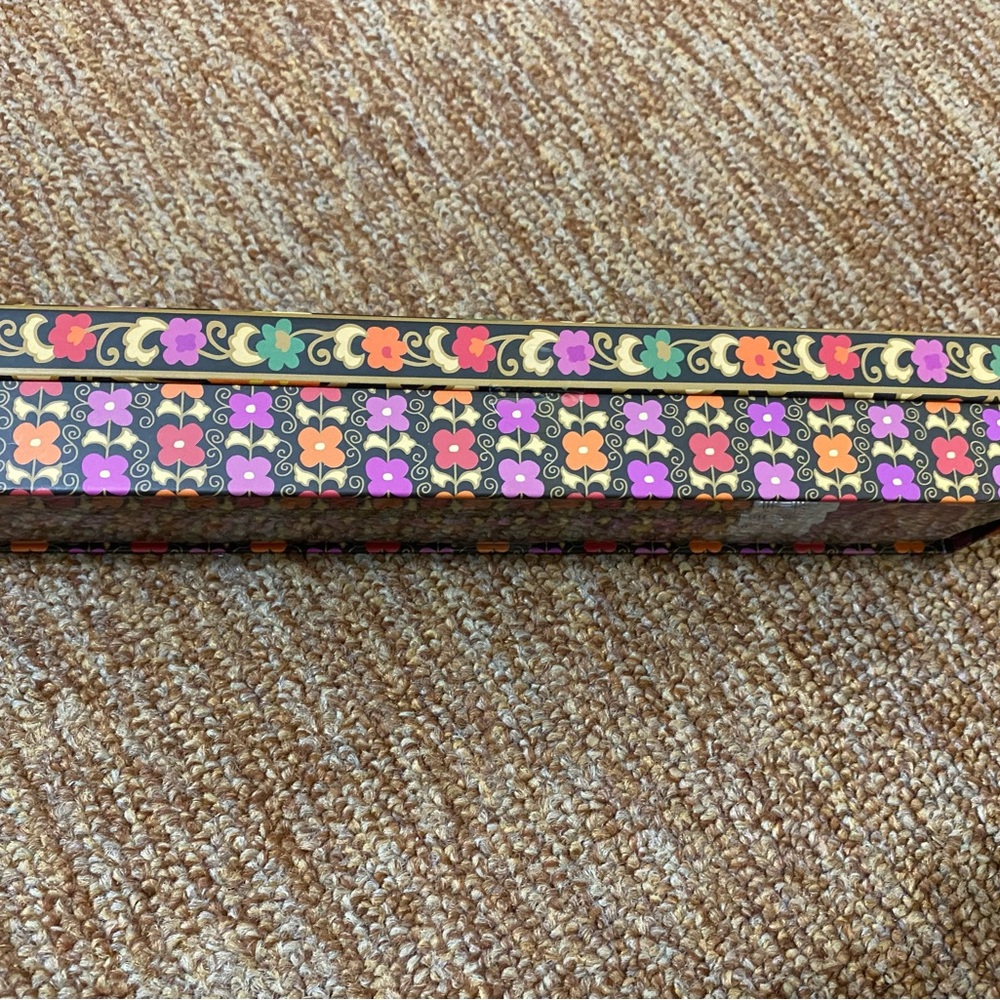 Vera Bradley Pencils and Pencil Sharpener. New in Box. - Picture 11 of 11